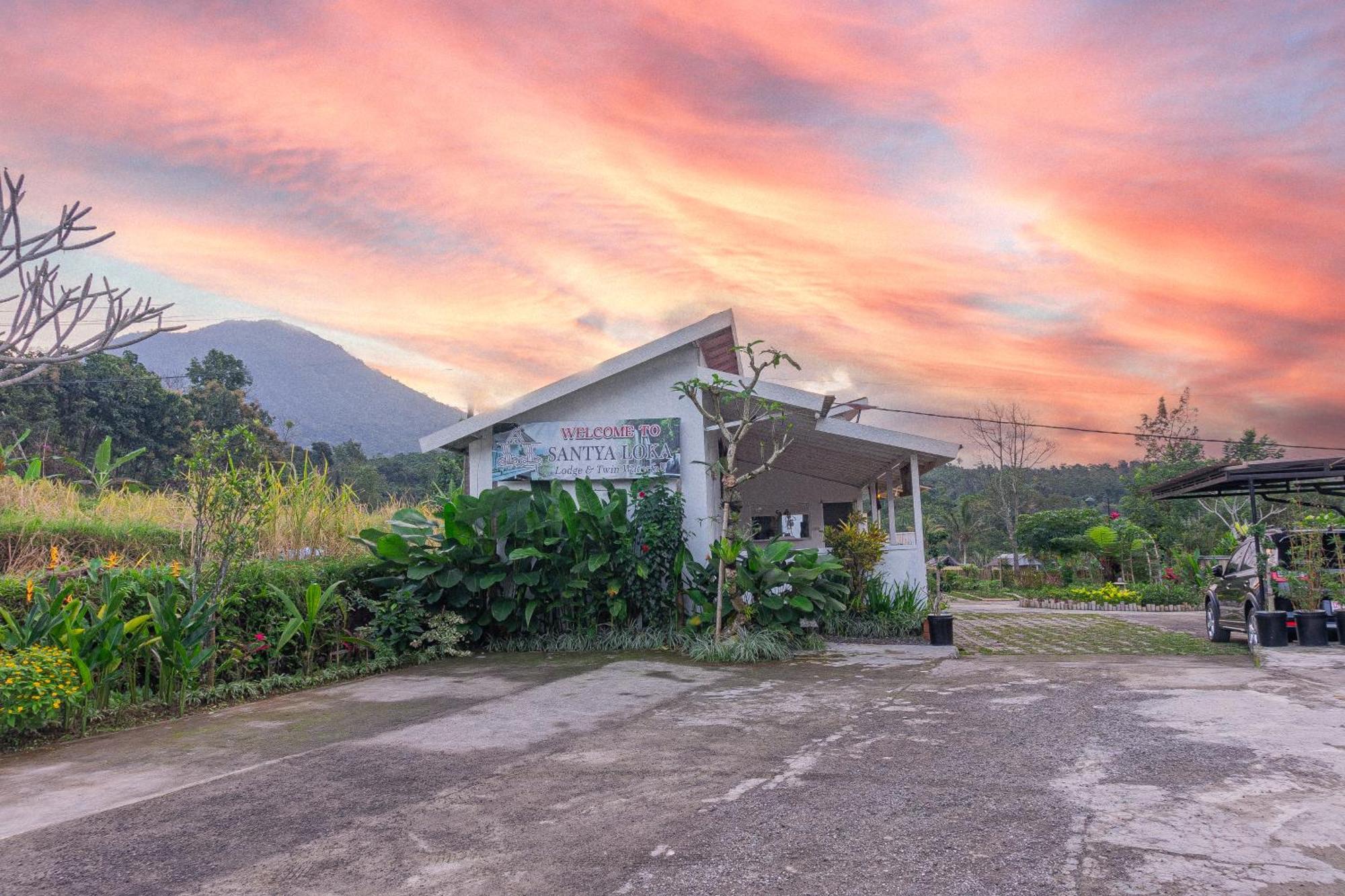 Santya Loka Lodge & Twin Waterfall 贾蒂卢维 外观 照片